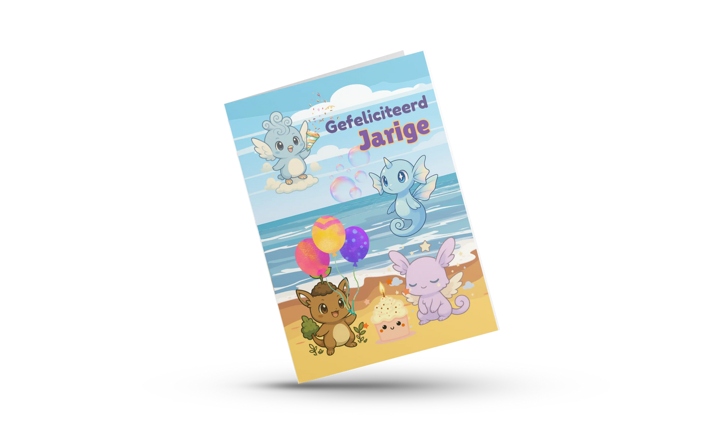 Handgemaakte A6 verjaardagskaart met KawaMaji figuren op het strand – kleurrijke illustratie met de tekst ‘Gefeliciteerd Jarige’