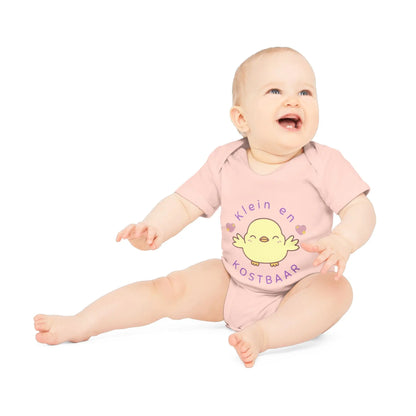 Klein en Kostbaar Romper – Babyromper met Schattig Kuikentje | Biokatoen in 4 Kleuren Printify