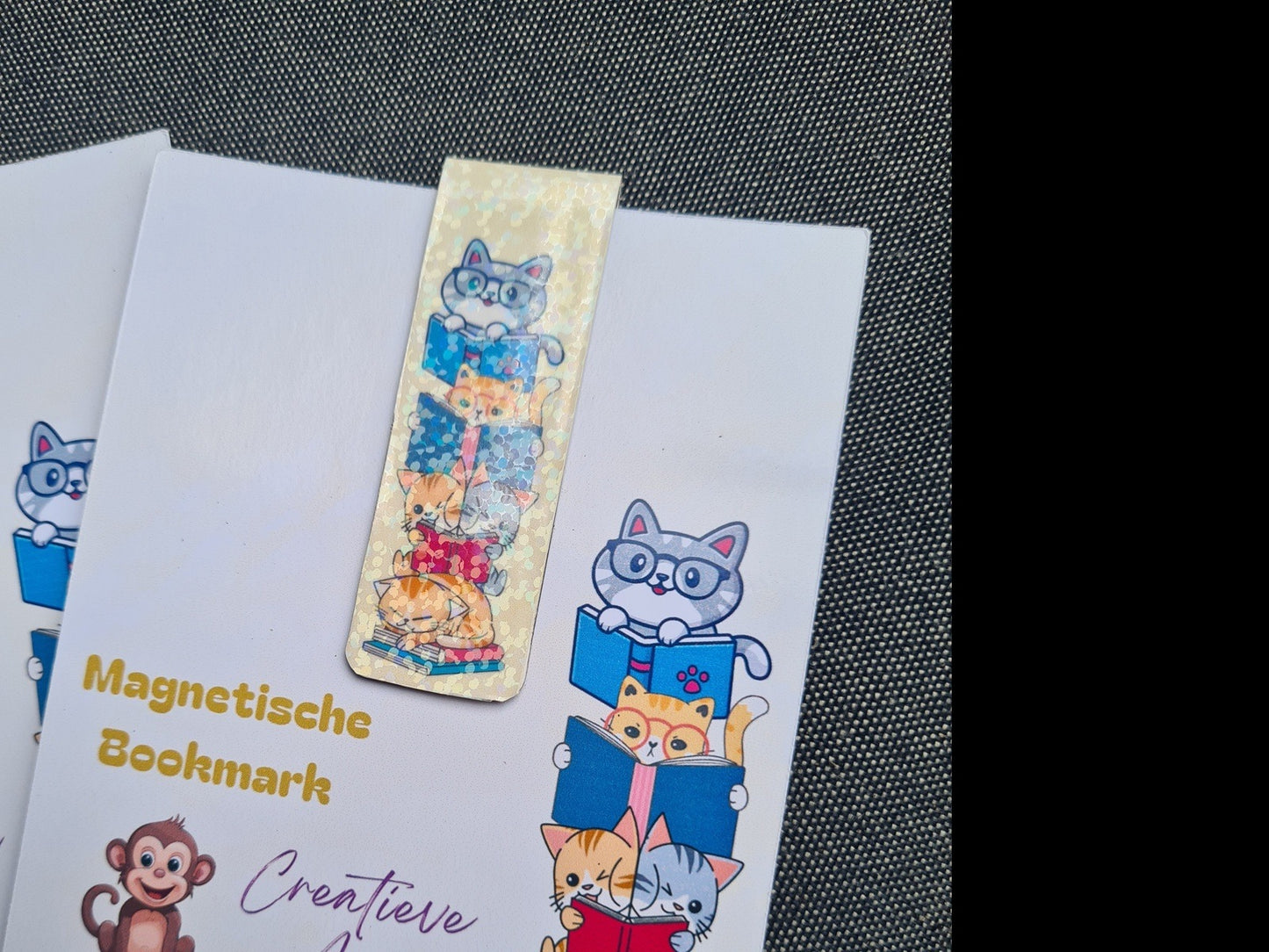 Magnetische Bookmark - Kitties Reading Tower: holografisch - Super Kawaii
