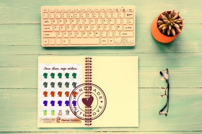 Planner stickers “Afval & Recyclen” in herfstkleuren 🗑️♻️🍂 – icoontjes voor glas, papier, plastic en restafval. Handgemaakt design van Creatieve Aap, verkrijgbaar in A6 en A5, matte of glans afwerking.