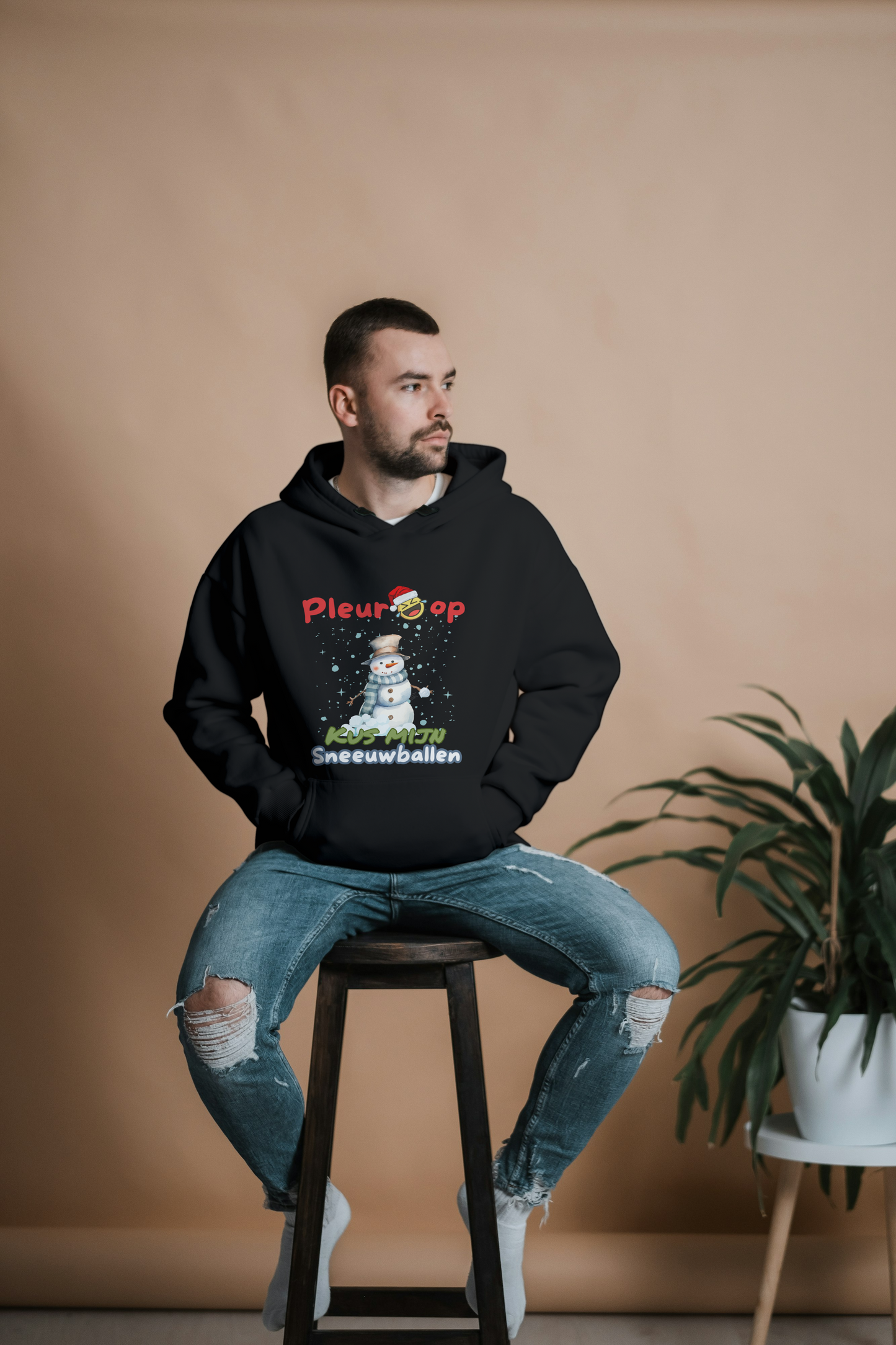 Zwarte Hoodie "Pleur Op, Kus Mijn Sneeuwballen" - Humoristische Kerst Hoodie (S-2X