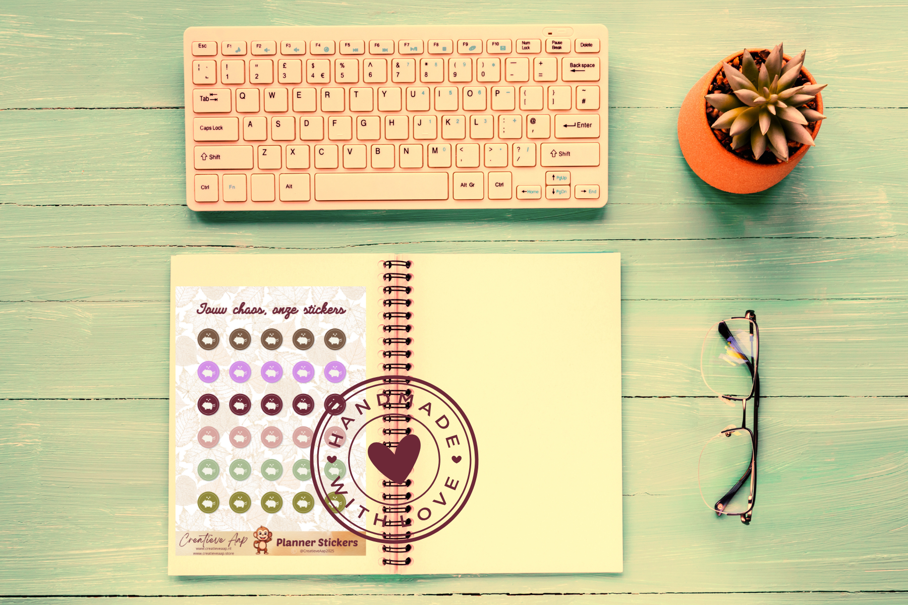 Planner stickers “Sparen” in herfstkleuren 🍂💰✨ – handgemaakt design van Creatieve Aap, verkrijgbaar in A6 en A5 formaat, matte of glans afwerking.