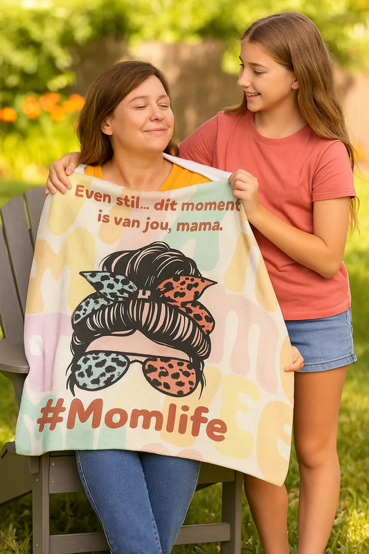 Fleece Deken #Momlife – Vrolijke Mama Deken met Tekst & Panterprint Design – Creatieve Aap Printify