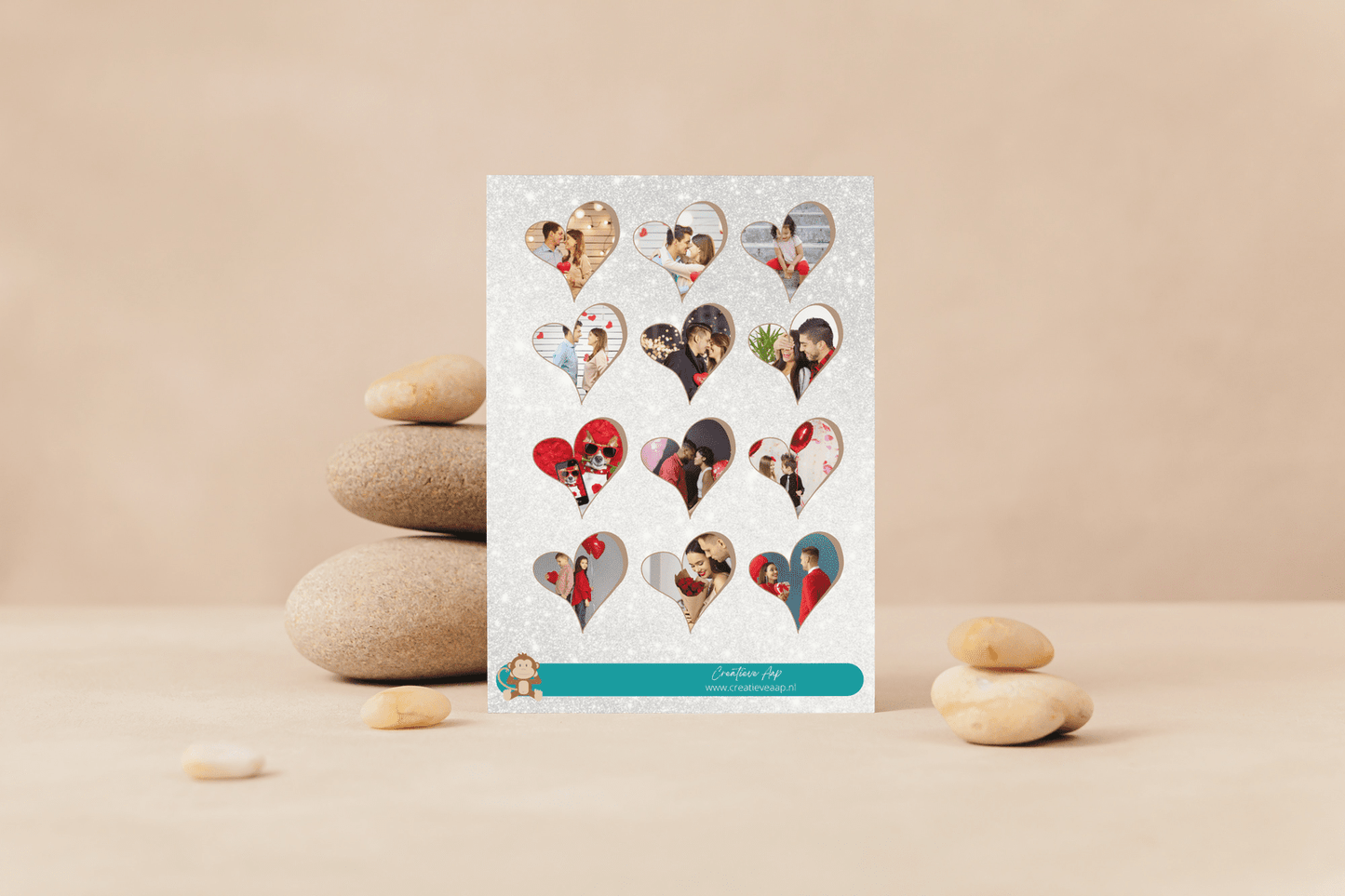 Personaliseerbaar vinyl stickervel met eigen foto's - Set van 16 hartvormige stickers